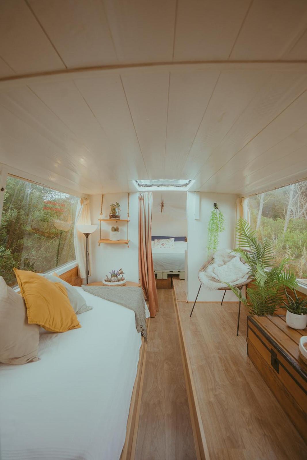 The Amazing Inacio Bus Converted Home Sintra Exterior photo