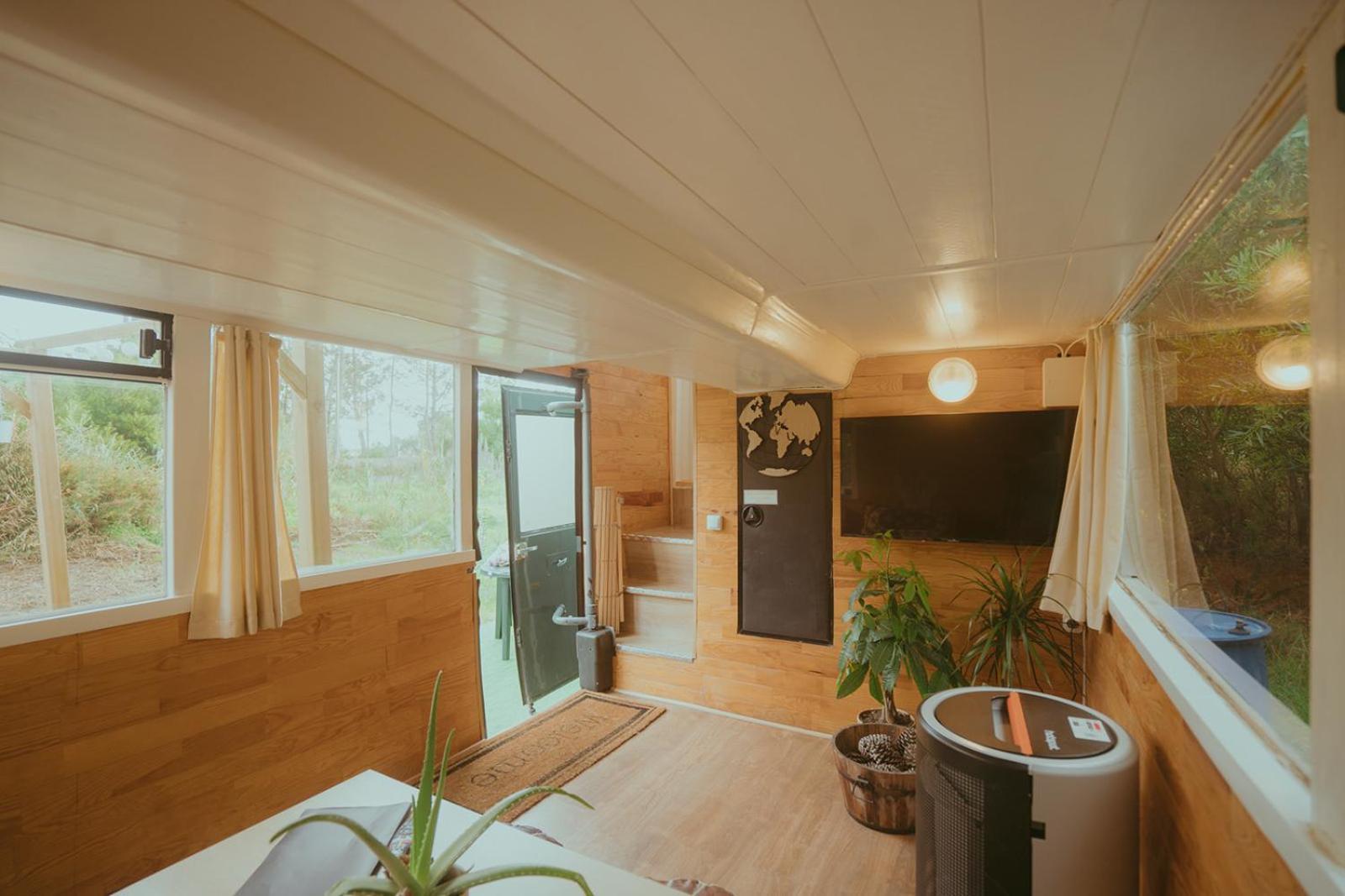 The Amazing Inacio Bus Converted Home Sintra Exterior photo